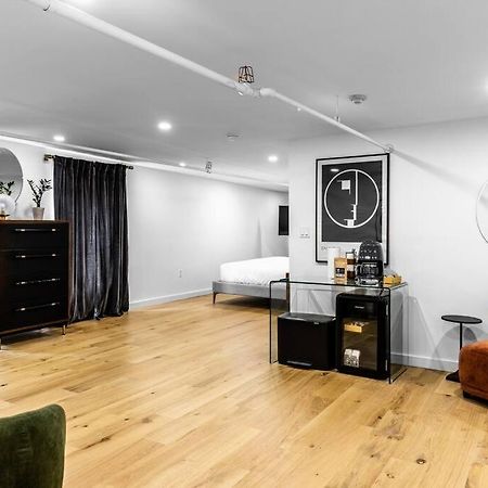 King Bed, The Phenix Historic Hotel, Spacious, Room # 406 Bangor Bagian luar foto